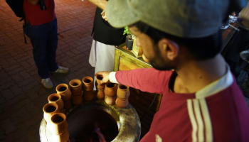 مشروب شاي الطين بات شائعا للغاية في باكستان