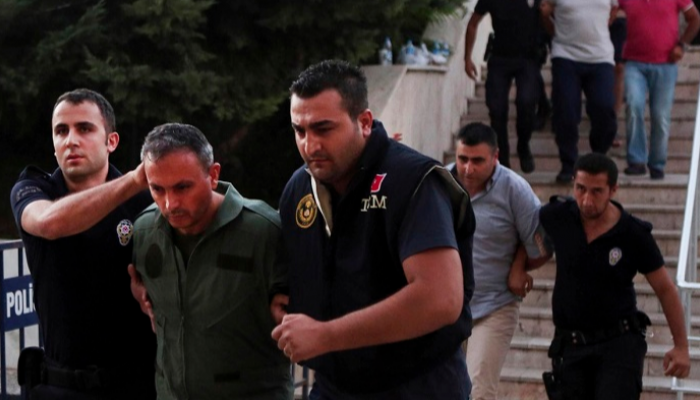 أردوغان يواصل حملته المسعورة لاعتقال العسكريين