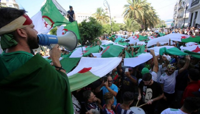 لجنة الحوار والحرائق وحوادث المرور شغلت الجزائريين طوال أسبوع كامل