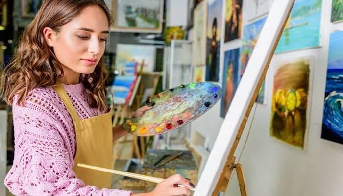 النساء يتفوقن على الرجال في المزادات الفنية العلنية