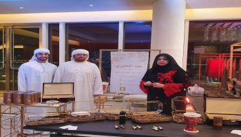 منى المنصوري شاركت كضيف شرف في المعرض