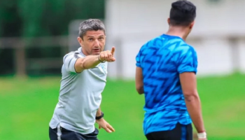 المدرب الروماني رازفان لوشيسكو