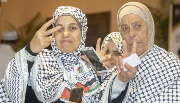 الحجاج الفلسطينيون يصلون إلى مكة المكرمة