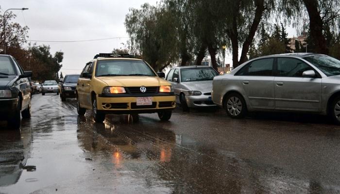 جاكرتا تحد من استخدام السيارات الخاصة