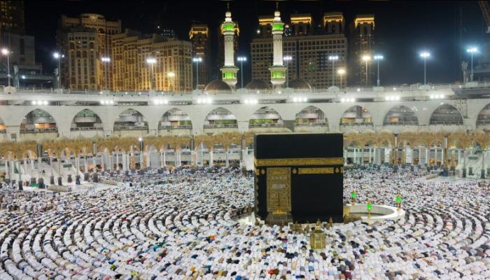 الحجاج بدأوا بالتحرك إلى منى لقضاء يوم التروية