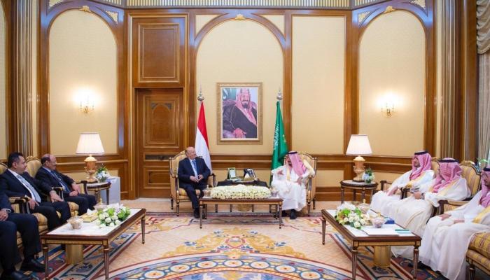 خادم الحرمين الشريفين خلال استقباله الرئيس اليمني