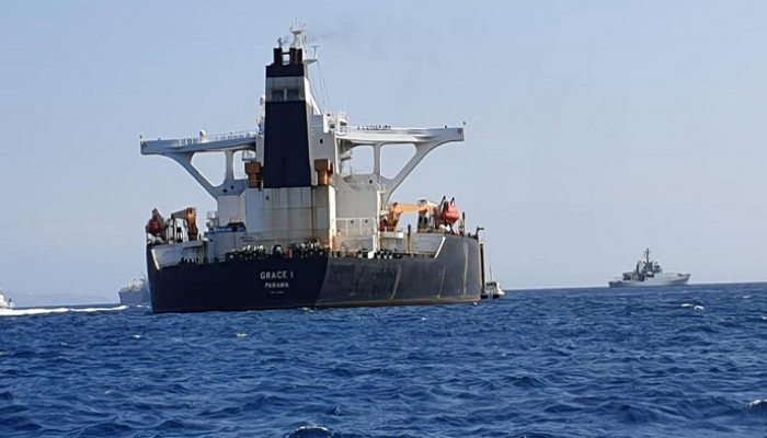 الناقلة