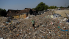 حظر استيراد النفايات يهدد قرية إندونيسية بالبطالة