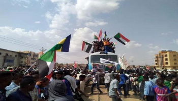 قطار الثورة يصل العاصمة السودانية الخرطوم