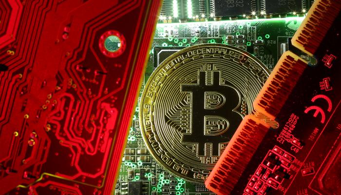 بتكوين تسقط من جديد أمام الدولار