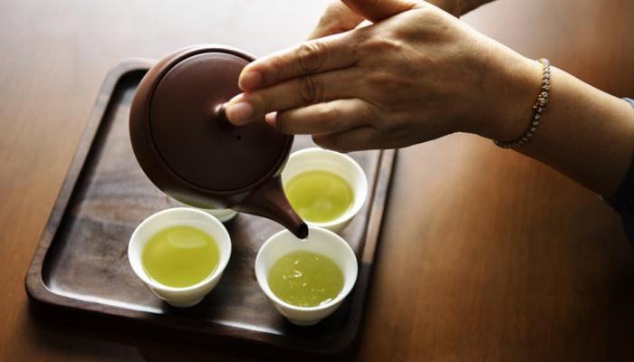 الشاي الأخضر لا يفيد في الوقاية من سرطان الثدي	 127-223814-cancer-green-tea_700x400