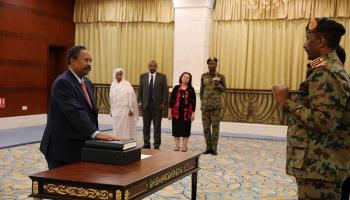 عبدالله حمدوك يؤدي اليمين الدستورية رئيسا لوزراء السودان 