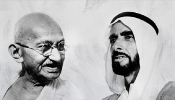 الشيخ زايد بن سلطان آل نهيان والزعيم الهندي المهاتما غاندي