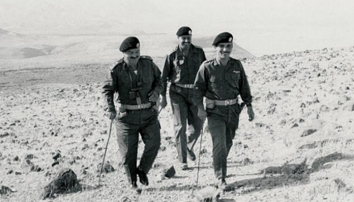 الملك حسين برفقة زيد بن شاكر رحمهما الله