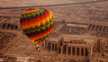سياحة البالون في الأقصر تجذب كثيرين
