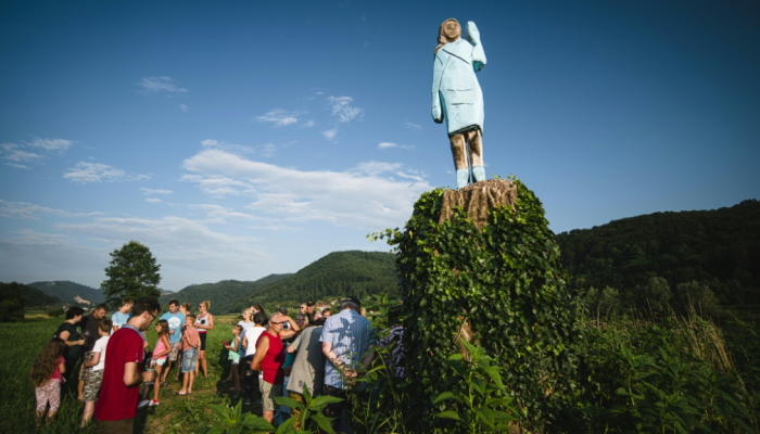 تمثال ميلانيا ترامب