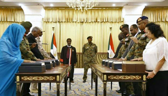 أعضاء المجلس السيادي بالسودان يؤدون اليمين أمام البرهان- أرشيفية