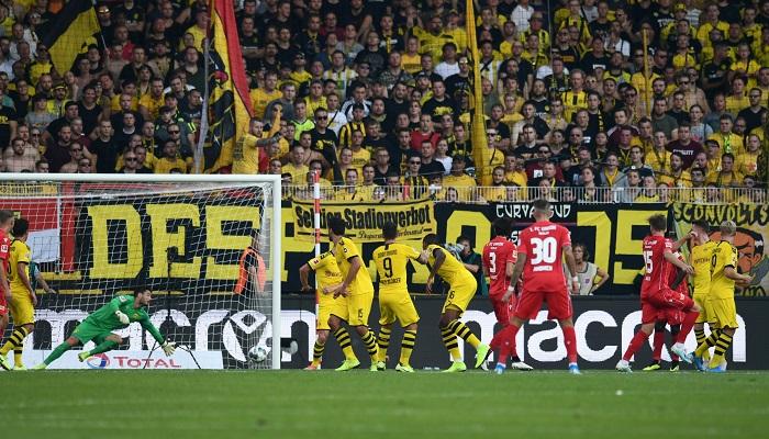 بروسيا دورتموند ضد يونيون برلين