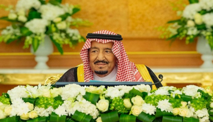 الملك سلمان بن عبدالعزيز آل سعود خلال ترؤسه جلسة سابقة لمجلس الوزراء السعودي