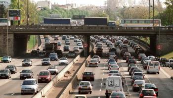 الفرنسيون يتخلون عن السيارات حفاظا على البيئة - أرشيفية