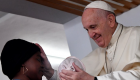 بابا الفاتيكان يختتم زيارة موزمبيق بلقاء مرضى الإيدز 