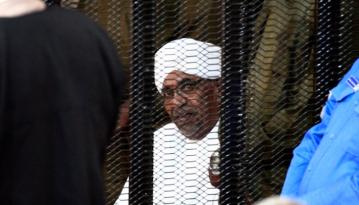 البشير في قفص الاتهام