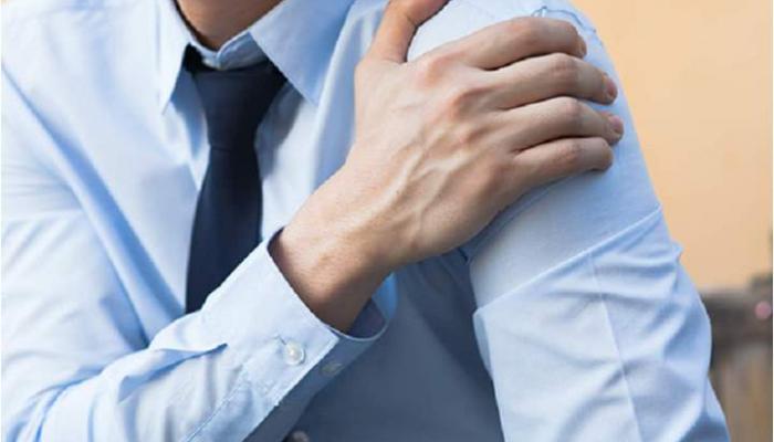 إصابة العضلات والأوتار والأربطة أحد أسباب آلام الكتف - أرشيفية