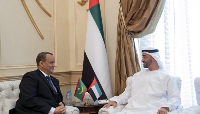 الشيخ محمد بن زايد آل نهيان خلال استقباله إسماعيل ولد الشيخ