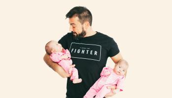 تهجر زوجها لفشله في التمييز بين طفليهما التوأم - أرشيفية 