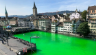 تلوين نهر في سويسرا احتجاجا على انهيار النظام البيئي