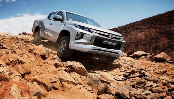 سيارة البيك آب L200