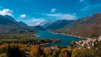 استراتيجية "عائد المواطنة" تتعهد بفتح مشاريع وأنشطة تجارية - أرشيفية