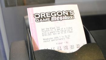 ستو اعتاد شراء تذكرة يانصيب مرة أسبوعيا