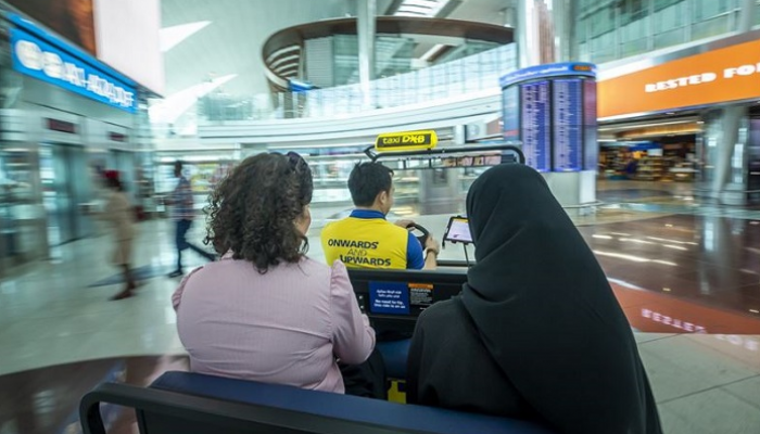 دبي تطلق خدمة "تكسي دي إكس بي" المجانية بمطار دبي الدولي