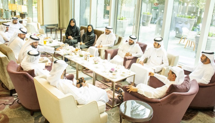 وزير الاقتصاد الإماراتي يلتقي رواد الأعمال