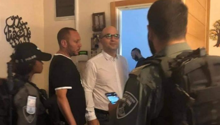 لحظة اعتقال الشرطة الإسرائيلية وزير القدس الفلسطيني فادي الهدمي