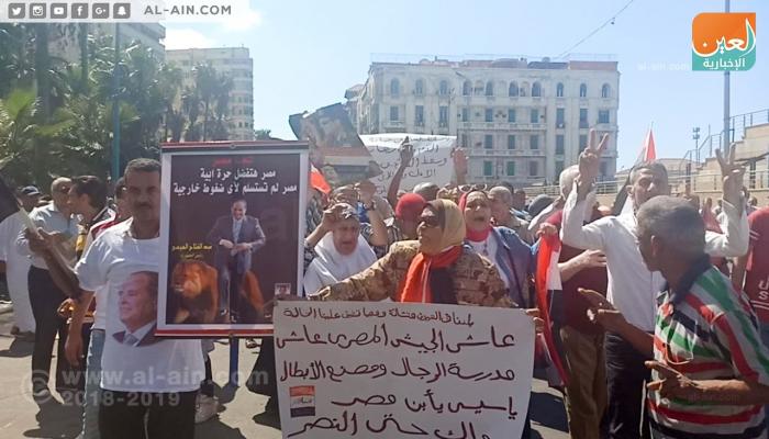 حشود مؤيدة للرئيس المصري في الإسكندرية