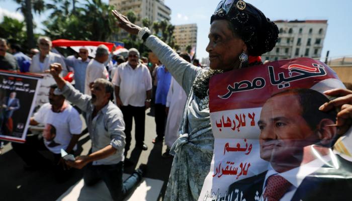 حشود من المصريين تدفقت على مختلف الميادين لتأييد الرئيس السيسي