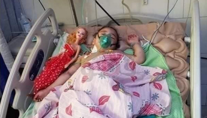 الطفلة جنة في المستشفى قبل وفاتها