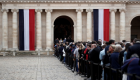 آلاف الفرنسيين يودعون "شيراك" عشية جنازة رسمية