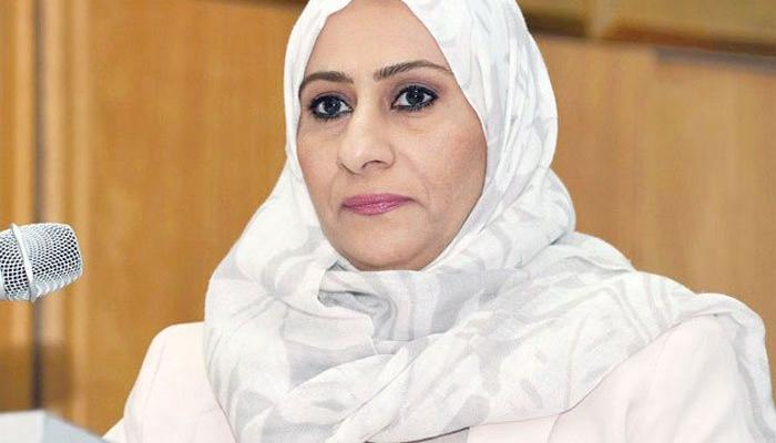 الشاعرة العمانية عزيزة الطائي