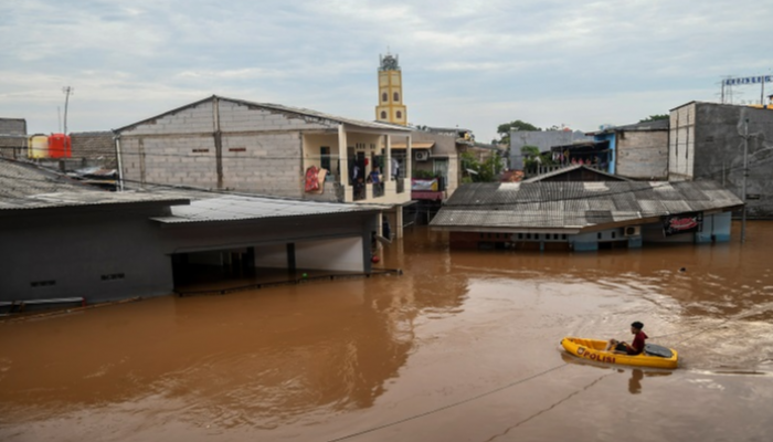 الفيضانات في إندونيسيا - رويترز