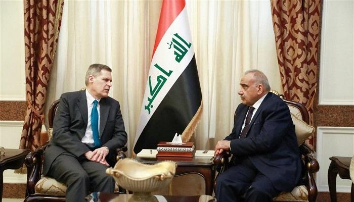 جانب من لقاء رئيس الوزراء العراقي مع السفير الأمريكي لدى بغداد 