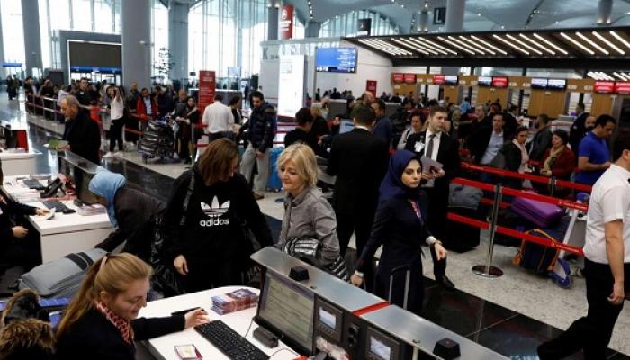 تعليق جميع الرحلات بمطار بإسطنبول
