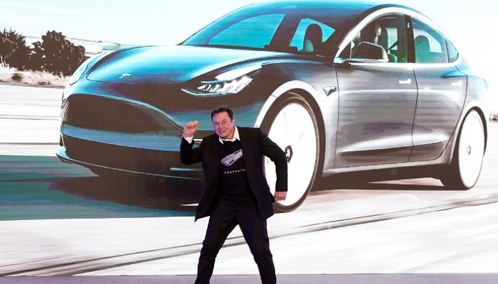  سجل حضورك بصورة سيارة على ذوقك - صفحة 16 62-171513-elon-musk-launches-the-tesla-way-program_700x400