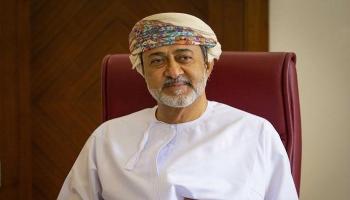 من هو هيثم بن طارق آل سعيد سلطان عمان الجديد؟