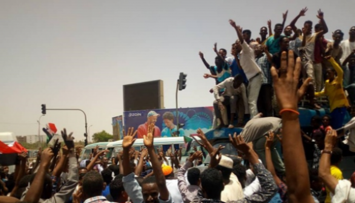 جانب من الاحتجاجات السودانية التي أسقطت النظام الإخواني - أرشيفية