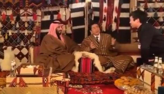 ولي العهد السعودي خلال استقبال رئيس وزراء اليابان بمدينة العلا