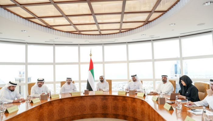  الشيخ محمد بن راشد آل مكتوم خلال ترؤسه مجلس دبي