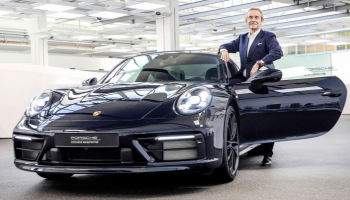  أيقونة بورشه  992 Carrera 4S 